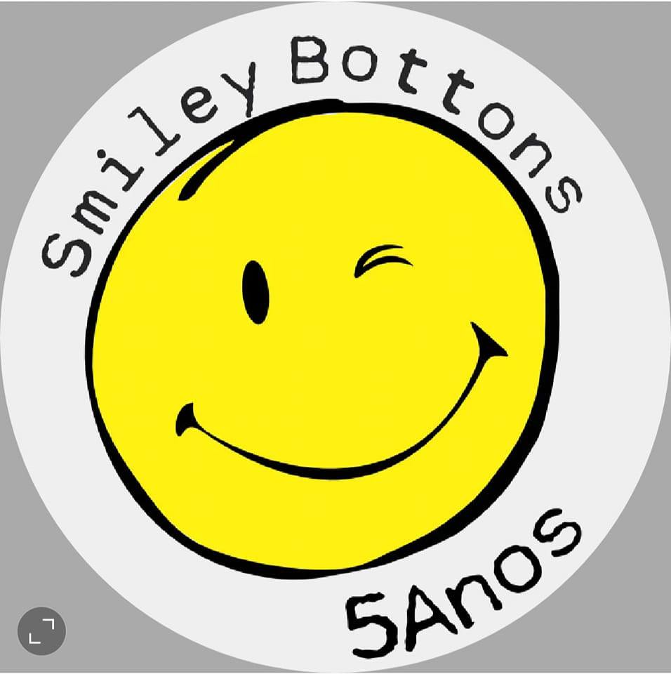 SMILE BOTTONS